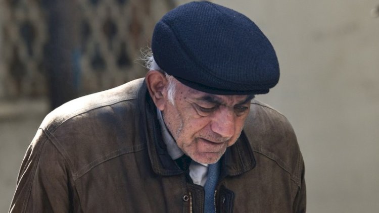    Küçəyə atılan professorla bağlı şok məlumat: Ermənilər onu öldürmək istəyib   