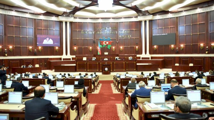    “Taksilərlə bağlı qanunu deputatlar qəbul edib, indi yadlarına düşüb ki...”   - İttiham