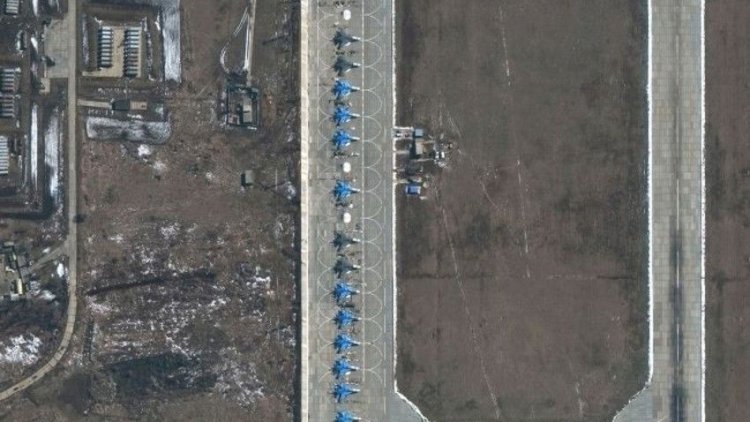    Ukrayna Rostov aerodromunu vurdu: 6 qırıcı məhv edildi    