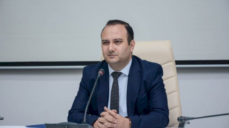    Rektor nazirin qərarını şərh etdi   