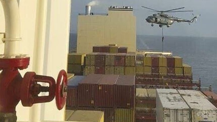    İran Hörmüz boğazında gəmini ələ keçirdi    
