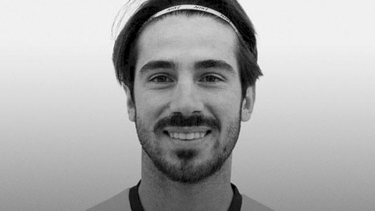    Futbolçu oyun zamanı infarkt keçirdi,   öldü 