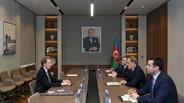    Ceyhun Bayramov diplomatik fəaliyyəti başa çatan Əlcəzair səfiri ilə görüşdü   
