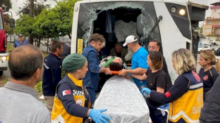    Antalyada avtobus aşdı: Çox sayda yaralı var - FOTO    