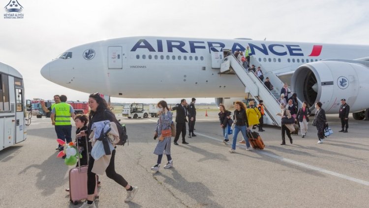    Fransa aviaşirkətinə məxsus təyyarə Bakı hava limanında qəza enişi etdi   