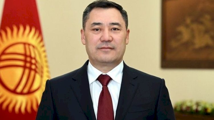    Sadır Japarov Fəxri xiyabanda ulu öndər Heydər Əliyevin məzarını ziyarət etdi   