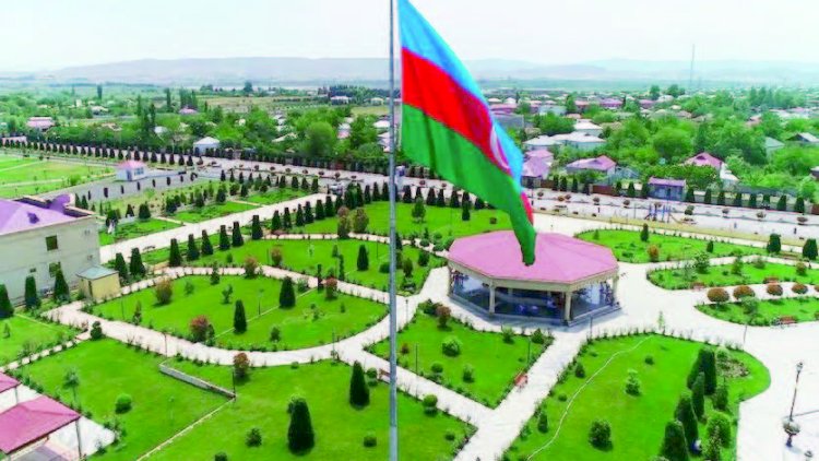    Qırğızıstan Prezidenti Füzulidədir - FOTO   