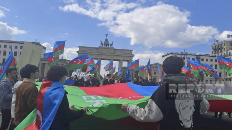    Berlində diaspor fəallarından Azərbaycana dəstək    