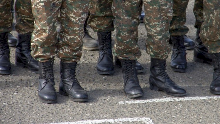   Ermənistanda bir qrup hərbçi ordudan istefa verdi   