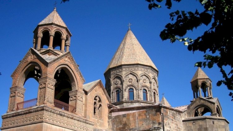    Erməni kilsəsi Vazgen Manukyana 24 saat vaxt verdi    