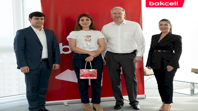    Bakcell çempion şahmatçı Ülviyyə Fətəliyevanı təbrik etdi   