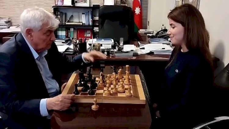    Rektor Avropa çempionu ilə yarışa çıxdı - VİDEO   
