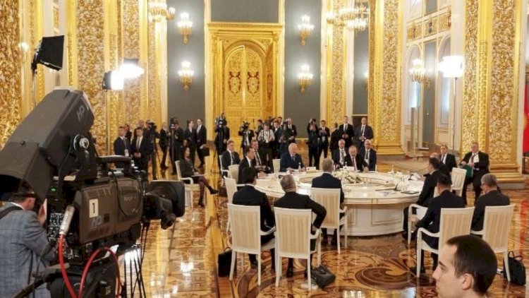    Paşinyanın sədrliyi ilə Moskva görüşü başladı   