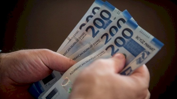    Bu şəxslərə 2000 manat verildi   