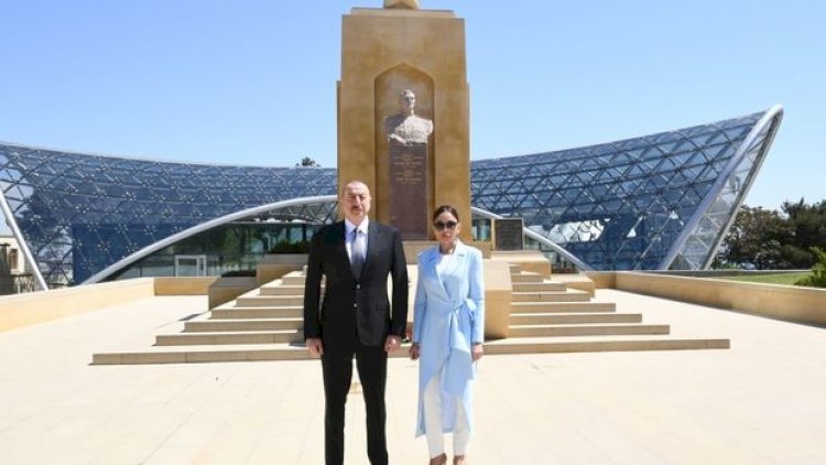    Prezident və xanımı Həzi Aslanovun məzarını ziyarət etdilər    