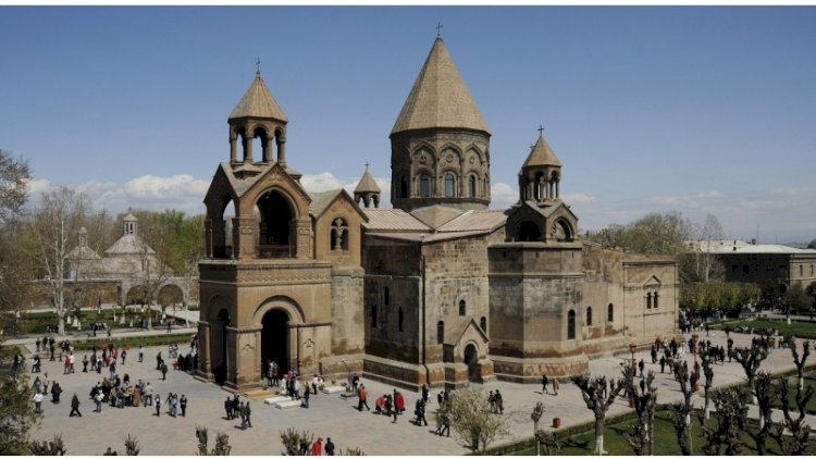   Paşinyan kilsənin iradəsini qıracaq - Baş nazirin başqa yolu qalmayıb   