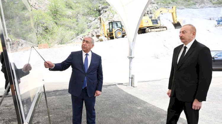    İlham Əliyev Xankəndi-Şuşa-Laçın avtomobil yolunda görülən işlərlə tanış oldu   