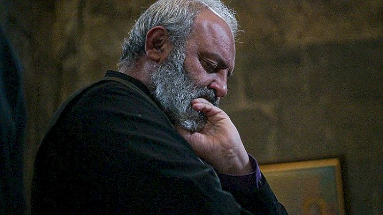    Keşiş Baqrat yaradıcı birlikləri ayağa qaldırmağa çalışır   