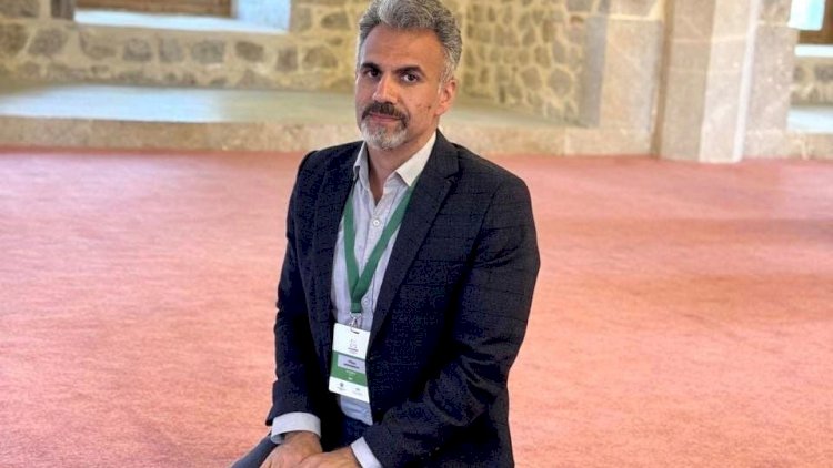    Ateist jurnalist Şuşada namaz qılmağından danışdı    