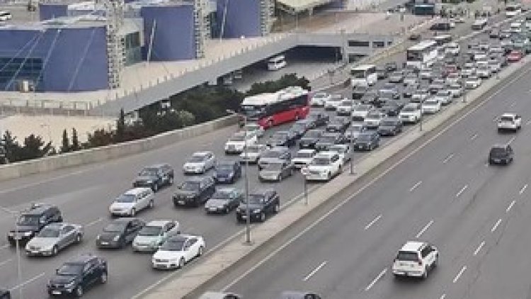    DİQQƏT! Bu yollarda tıxac var - SİYAHI   