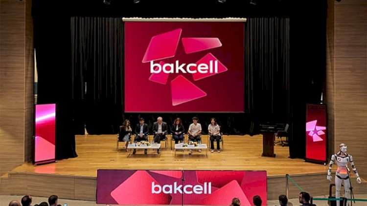    “Bakcell”in Baş İcraçı Direktoru Müasir Təhsil Kompleksinin şagirdləri ilə görüşüb   