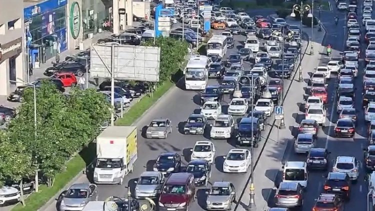    Paytaxtın bu yollarında sıxlıq var - SİYAHI   