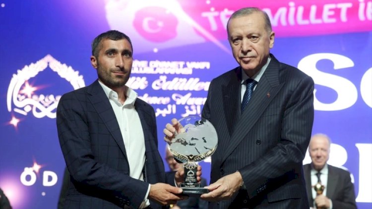    Ərdoğan Türkiyə üçün yardım aparan azərbaycanlını mükafatlandırdı   