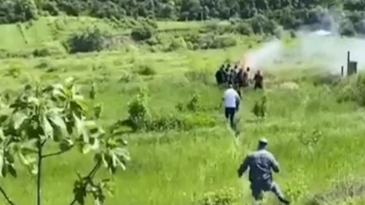    Ermənilər Qazaxın kəndlərini tərk edərkən evləri yandırır - VİDEO    