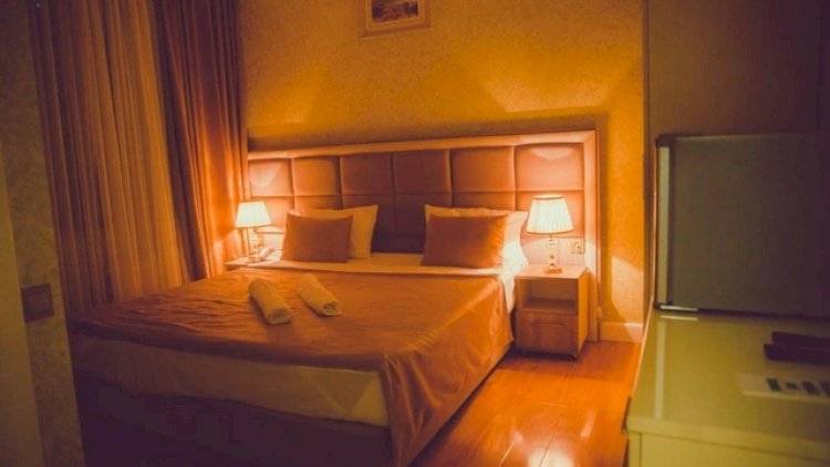    Bakıda hoteldə hadisə: Yeni tanış olduğu qadınla gecələdi, soyuldu   