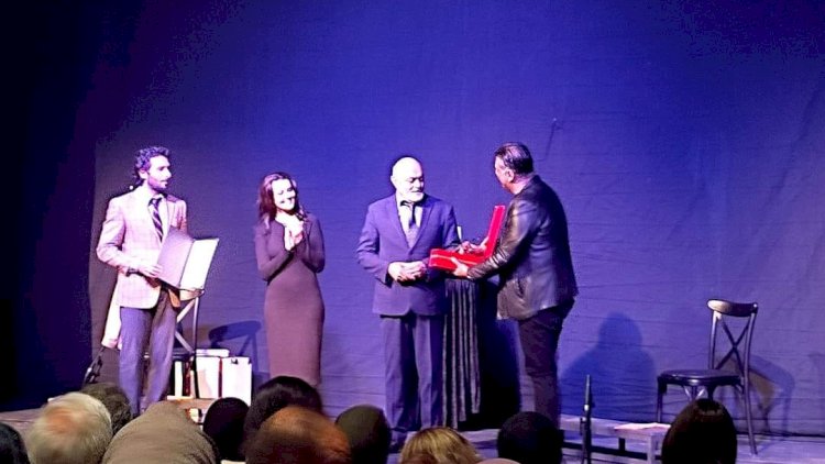    Azərbaycan teatrı “Yad qadının məktubu”nu Türkiyəyə aparıb   