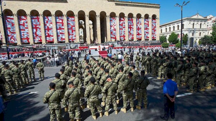    Zurabişvili paradda anti-Rusiya çıxışı etdi   