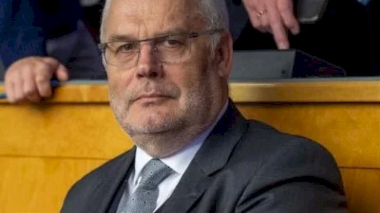    Estoniya prezidenti: Rusiya diz çökdürülməlidir   