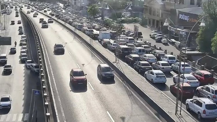    Paytaxtda tıxac olan yollar - Fotolar   