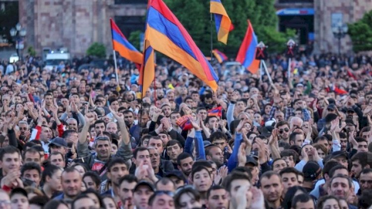    Ermənistan müxalifəti İrəvanın mərkəzində mitinq keçirir   