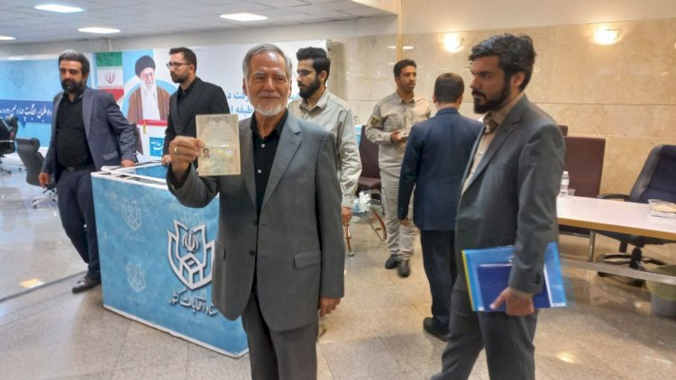    Əhmədinejadın naziri prezidentliyə namizəd oldu   