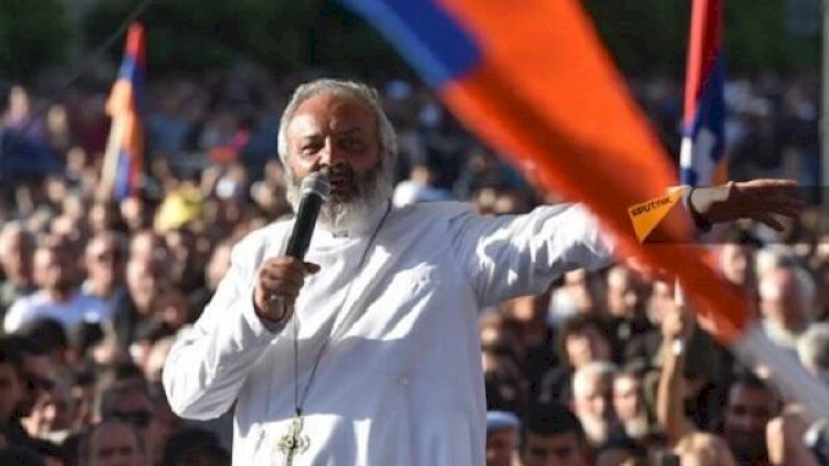    Keşiş Baqratdan böyük mitinq anonsu: 100 min insan lazımdır. Minimum   