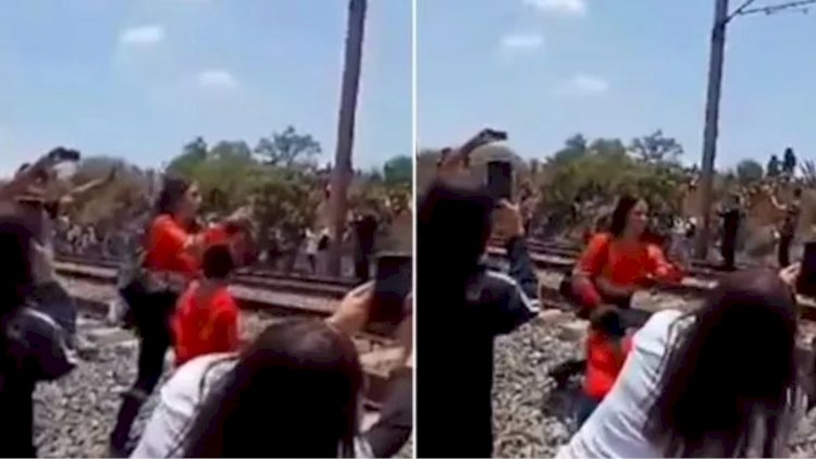    Köhnə qatarın keçidini çəkmək istədi, sonu faciəli oldu - Video   