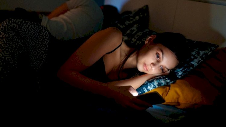    Yatmazdan öncə telefona baxmaq olarmı? - Alimlərdən açıqlama   
