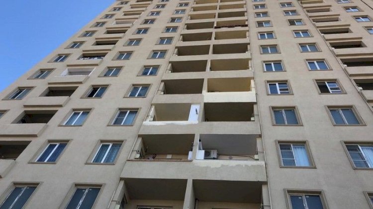    Bakıda 9 yaşlı qız doqquzuncu mərtəbədən yıxılıb öldü    