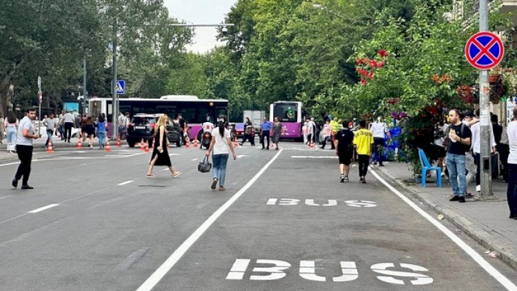    AYNA Bakının daha bir küçəsində xüsusi hərəkət zolaqları təşkil edir - Foto   