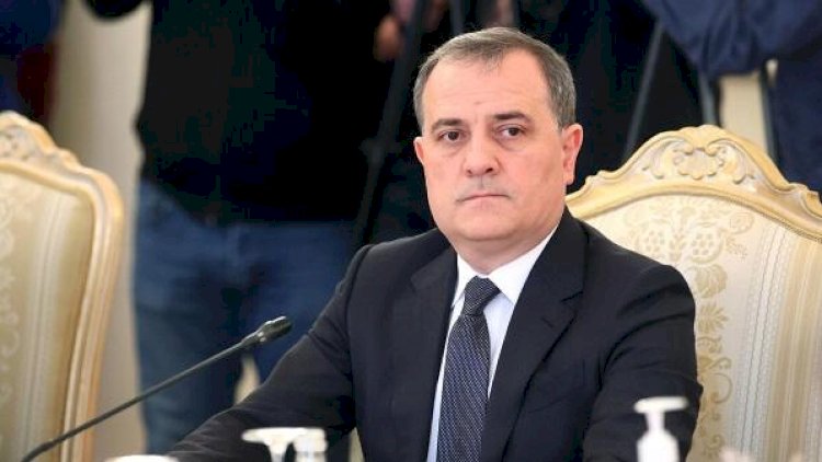    Ceyhun Bayramov pakistanlı həmkarı ilə danışdı   