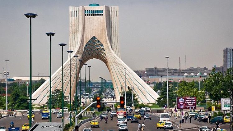    Tehran xofda: Azərbaycanlılar 100 il sonra İranda hakimiyyətə gəlir    