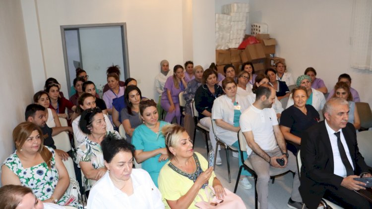    YAP  Xətai rayon təşkilatında yeni üzvlərə vəsiqələr təqdim olundu   