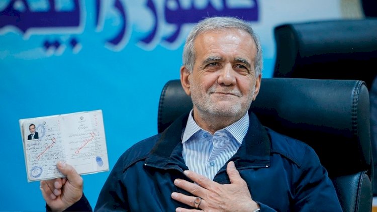    İran seçkiləri: II tura qalan azərbaycanlı namizədin şansı niyə azaldı?   