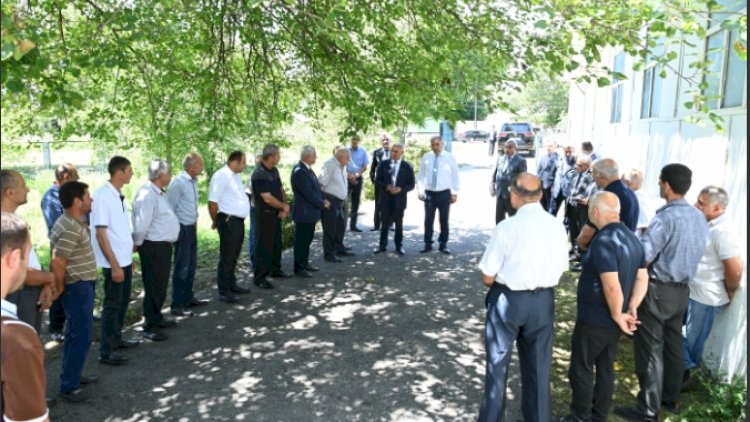    “Azərişıq” ASC-nin sədri Vüqar Əhmədov Oğuzda vətəndaşları qəbul edib   