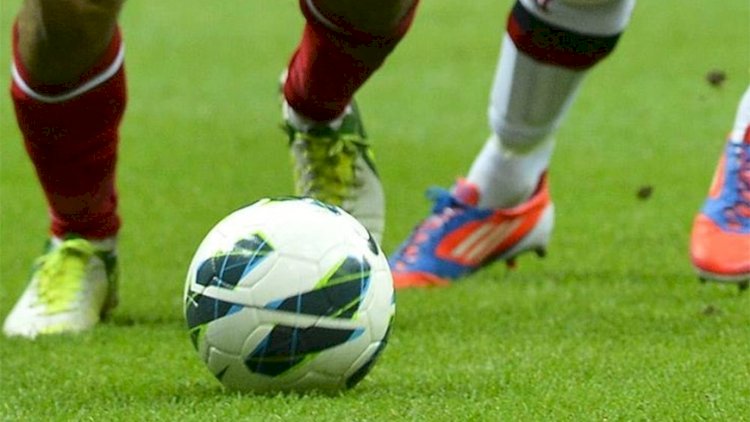    Futbolçu oyun zamanı vəfat etdi - FOTO    