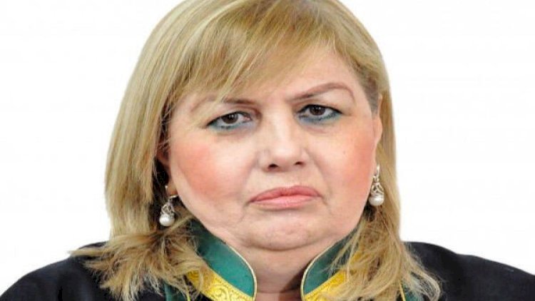    Həbsdə olan vəkil məhkəmə zalından azadlığa buraxıldı   