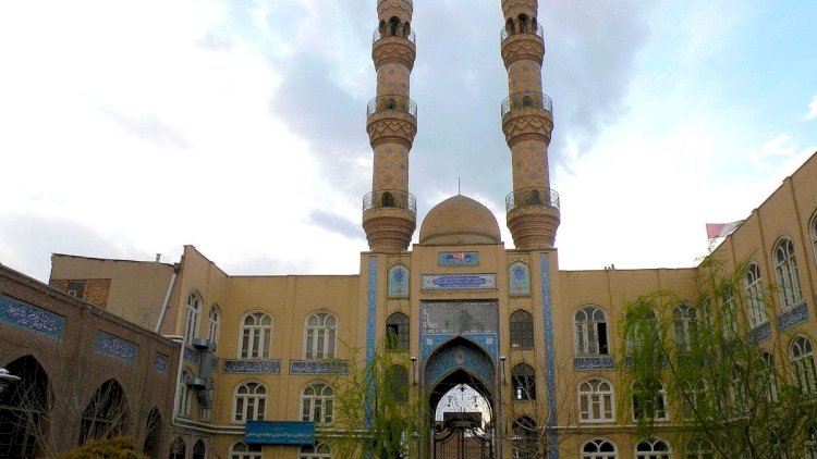    Təbrizdə məscidə hücum oldu: 2 ölü, 25 yaralı   