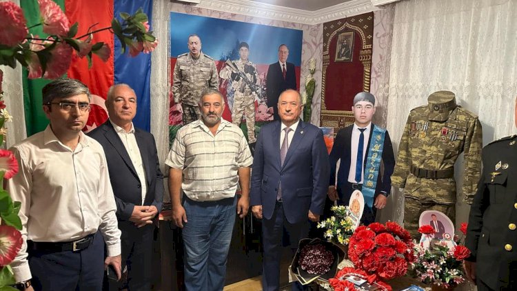    İcra başçısı bir gündə 24 şəhid ailəsini ziyarət etdi - Fotolar   
