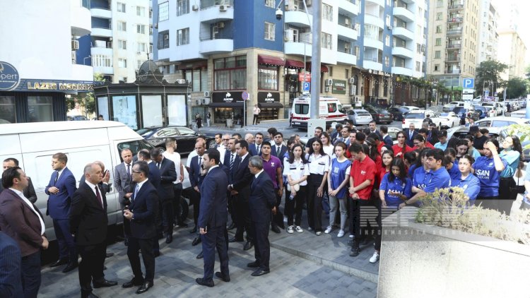    İlahiyyat İnstitutunda aksiya: Sədr və deputatlar qan verdi   
